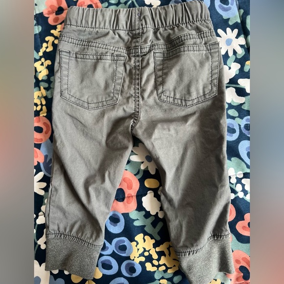 Like new Cat & Jack jogger pant size 12months, color gray - Picture 3 of 4